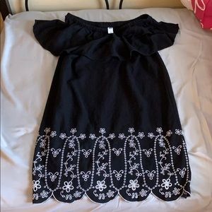 Women’s Old Navy off-shoulder dress (size small)